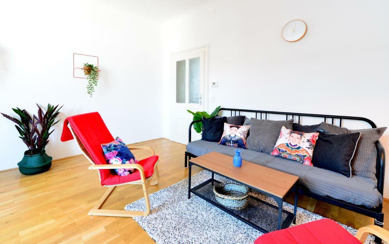 2 Bedrooms @ The U3 Subway Viena Exterior foto